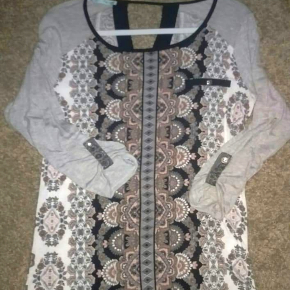 Maurices 3/4 Sleeve Top with Button Back
